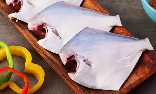 BIG POMFRET (6 - 8PCS PER KG).[GROSS WEIGHT OF PRODUCT MAY DIFFER